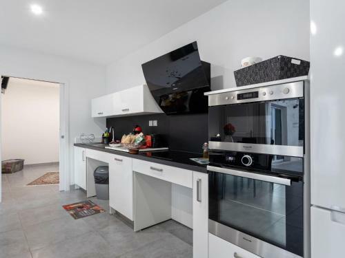 Comfortable Home In Drap With Pool, 15 Min From The Beach