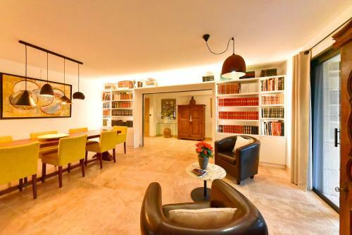 Hostal Le Mas Des F�es