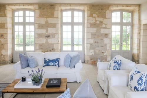 Filouane Chateau Sleeps 16 Pool Wifi