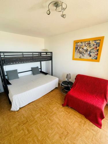 Apartamento Bright Studio With Balcony 400m From The Beach