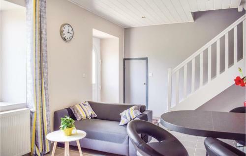 One-bedroom Holiday Home In Goudelin