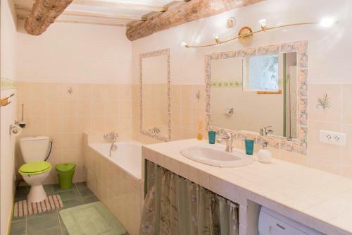 Relaxation And Relaxation Guaranteed In This Magnificent Home.