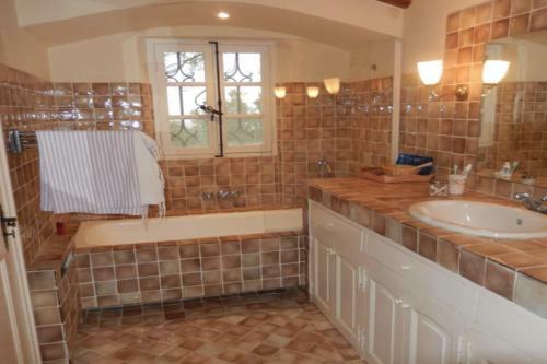 Splendid House On The Heights Of Grimaud