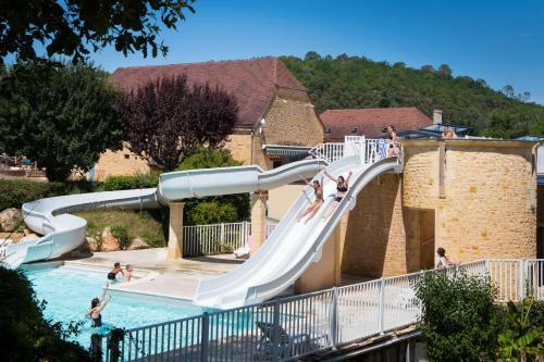 Camping Les Granges **** - Maeva