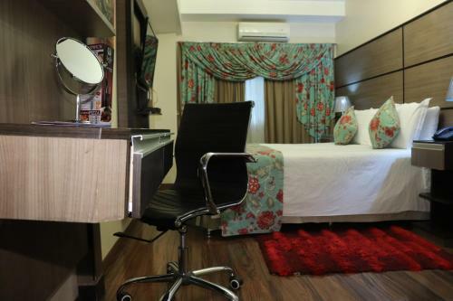 Hotel Luxsur