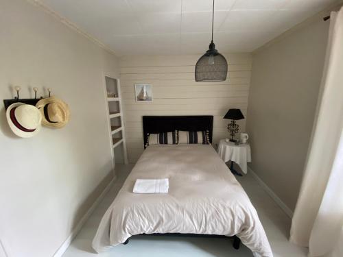 Hostal Le Petit Chateau