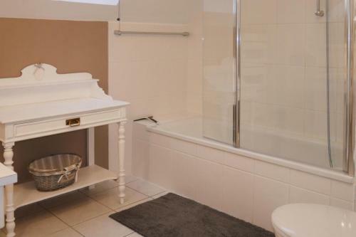 Holiday Home Guiss�ny - Bre05109g-f
