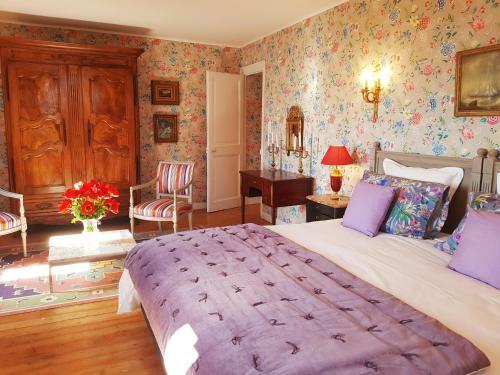 Hostal Chateau De Hi�ville