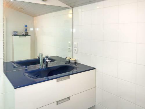 Holiday Home Maner Drolic - Ker238