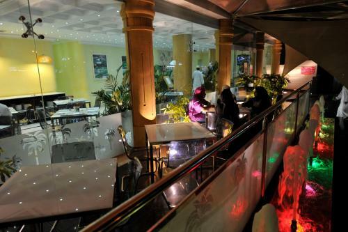 Apartamento Oman Palm Hotel Suites