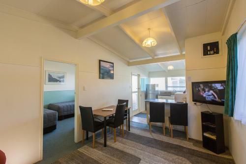 18th Avenue Thermal Motel