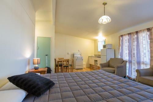 18th Avenue Thermal Motel