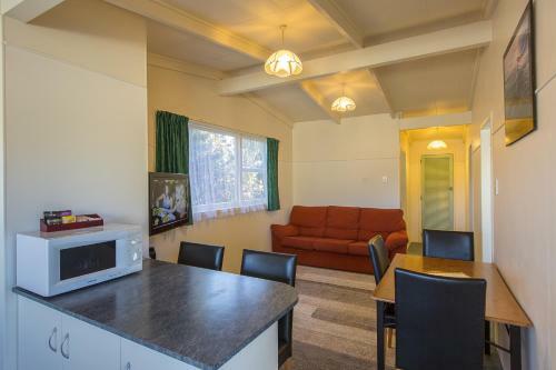 18th Avenue Thermal Motel