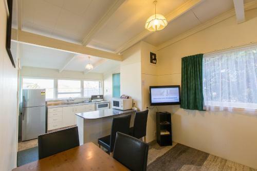 18th Avenue Thermal Motel