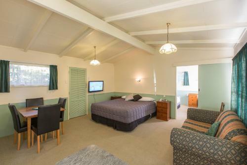 18th Avenue Thermal Motel