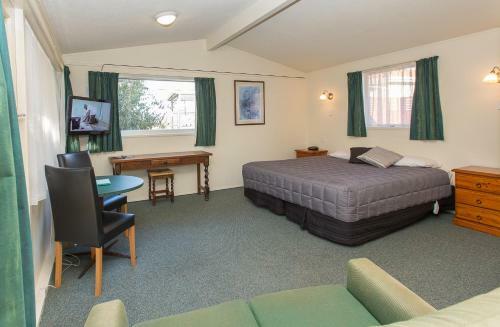 18th Avenue Thermal Motel