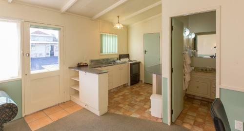 18th Avenue Thermal Motel