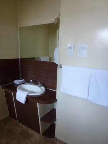 18th Avenue Thermal Motel