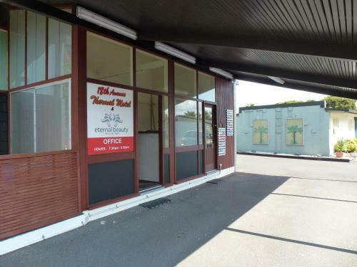 18th Avenue Thermal Motel