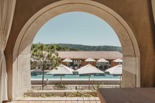 Hotel Lily Of The Valley