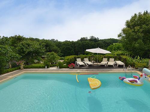 Cozy Holiday Home In La For�t-de-tesse With Private Pool