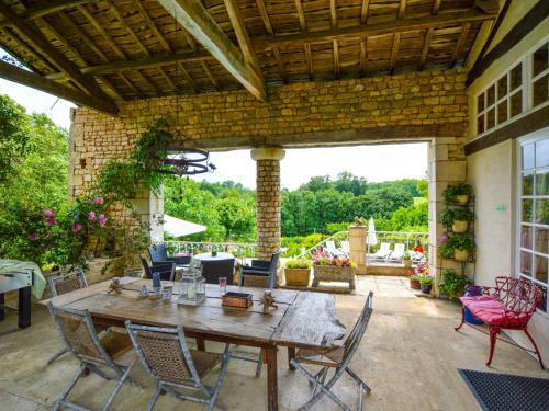 Cozy Holiday Home In La For�t-de-tesse With Private Pool
