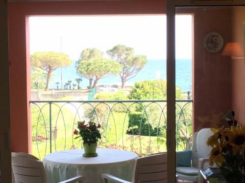 Apartamento Les Issambres 2 Bedroom With Sea View