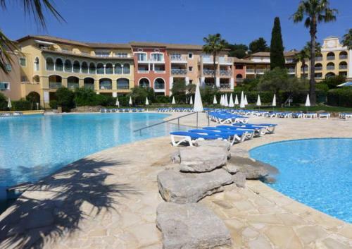 Apartamento Les Issambres 2 Bedroom With Sea View