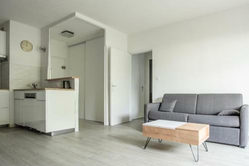 Quiet Apartment With Pool 10min From The Beaches