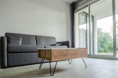 Quiet Apartment With Pool 10min From The Beaches