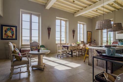 Larroque-sur-l'osse Villa Sleeps 8 With Pool