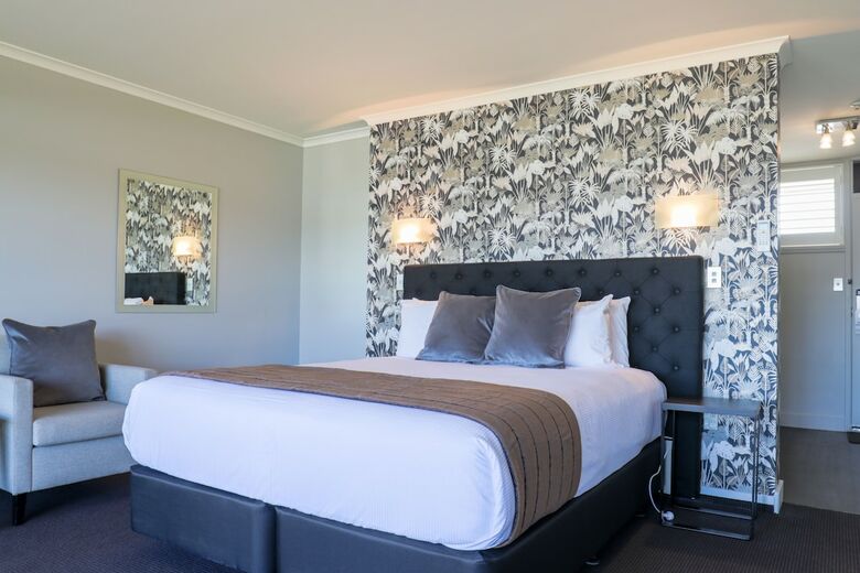 Suncourt Hotel & Conference Centre