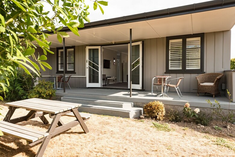 Suncourt Hotel & Conference Centre