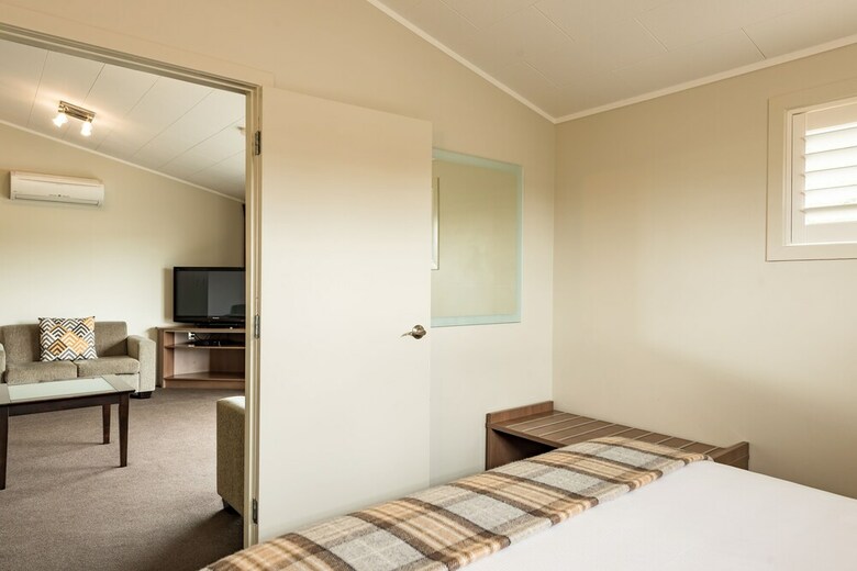 Suncourt Hotel & Conference Centre