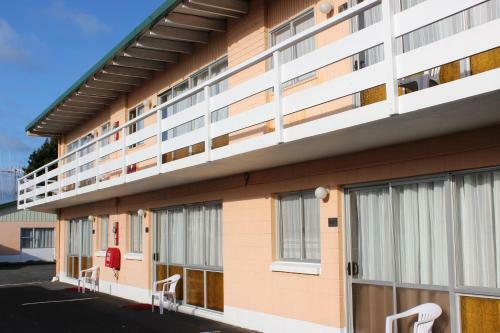 Cedar Lodge Motel