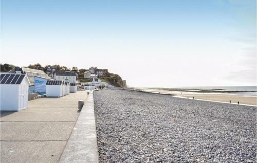 Three-bedroom Holiday Home In Le Bourg-dun