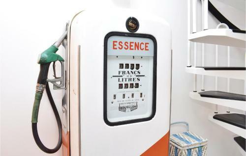 Three-bedroom Holiday Home In Le Bourg-dun