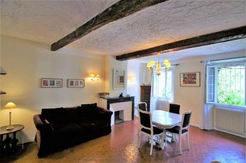 Atypical Villa In The Old Town