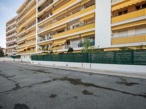 Modern Apartment In Le Cannet Near Centre