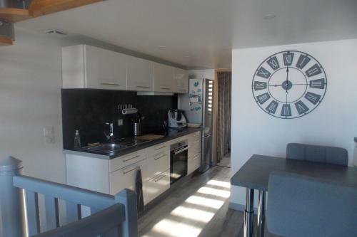 Apartamento Charming Duplex With Balcony Overlooking The Port