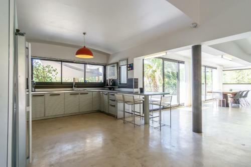 Homelly - Somptueuse Villa De 450m2