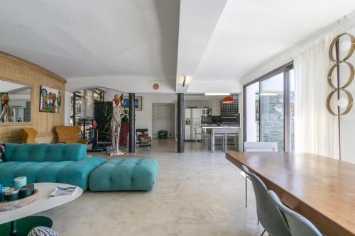 Homelly - Somptueuse Villa De 450m2