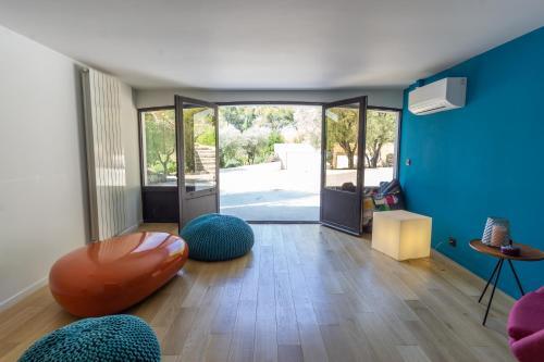 Homelly - Somptueuse Villa De 450m2