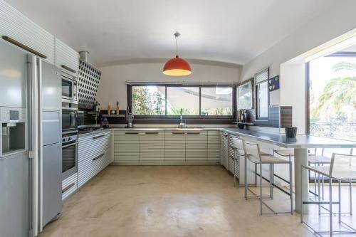 Homelly - Somptueuse Villa De 450m2
