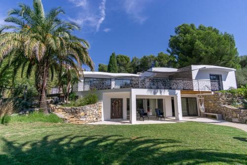 Homelly - Somptueuse Villa De 450m2