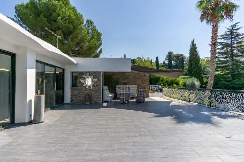 Homelly - Somptueuse Villa De 450m2