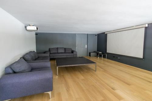 Homelly - Somptueuse Villa De 450m2