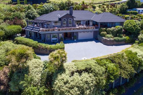 Acacia Bay's Tauhara Sunrise Lodge