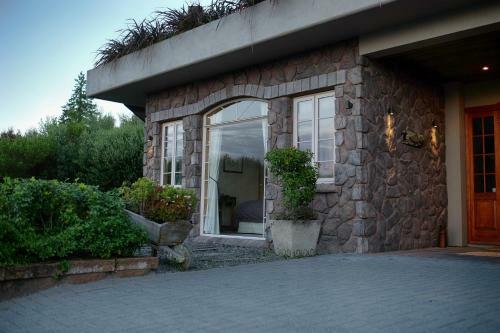 Acacia Bay's Tauhara Sunrise Lodge