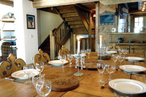 Beautiful Chalet With Spa In Les Allues